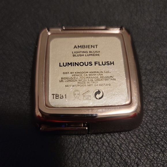 ❌️SOLD 🟣2/$40 - HOURGLASS AMBIENT LIGHTING BLUSH - Picture 5 of 5